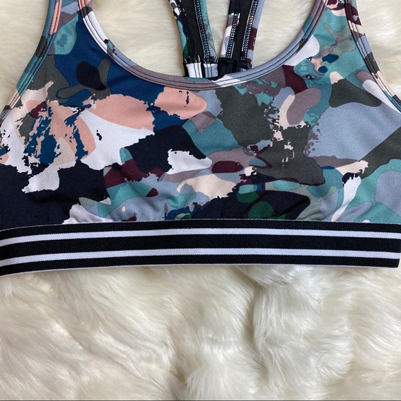 Abstract Sports Bra Women’s Size medium colorful gym workout - Picture 4 of 8